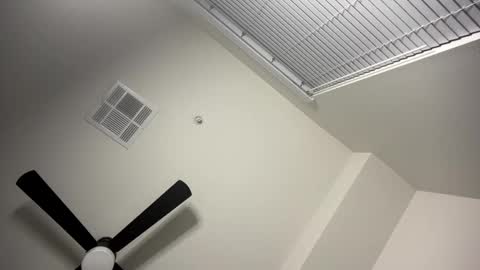 Snapshot of mandingoomann5 chatting on 10.17.25 MandingooMann online show from 10.17.25