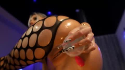 Snapshot of mandypeas chatting on 10.17.25 Anto Lovense is Active My pleasure is in your hands Private is Open online show from 10.17.25