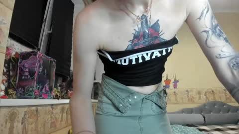 Snapshot of mandyshine chatting on 05.19.26 Mandy online show from 05.19.26