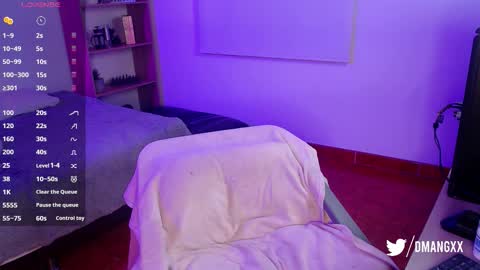 Snapshot of mangxx chatting on 10.18.25 Danny online show from 10.18.25