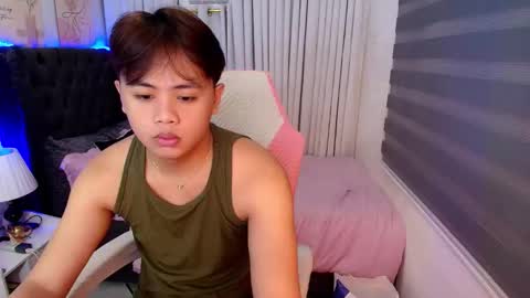 Snapshot of manhattan_men18 chatting on 12.23.25 JM18 online show from 12.23.25