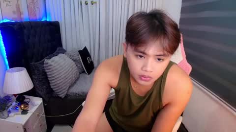Snapshot of manhattan_men18 chatting on 01.18.26 JM18 online show from 01.18.26