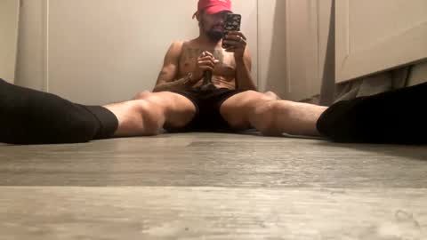 Snapshot of mani4sexy chatting on 12.14.24 Mani4sexy online show from 12.14.24