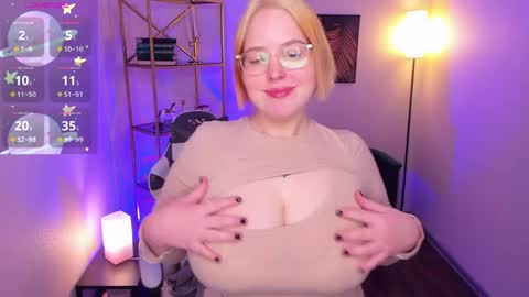 manic_pixie_ online show from 04.10.26