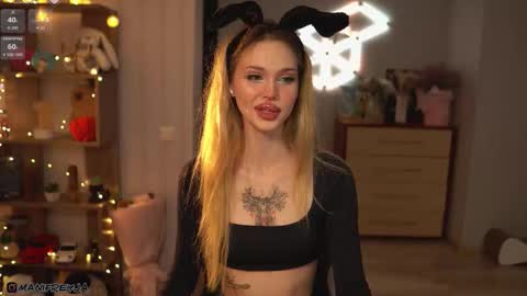 Snapshot of manifreyja chatting on 10.09.25 Amelie online show from 10.09.25