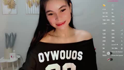 Snapshot of manilynforyou chatting on 10.28.25 manilynforyou online show from 10.28.25