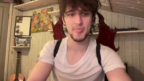 Snapshot of manolein chatting on 01.05.25 manolein online show from 01.05.25