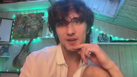 Snapshot of manolein chatting on 02.04.25 manolein online show from 02.04.25