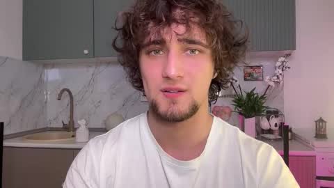 Snapshot of manolein chatting on 11.12.25 manolein online show from 11.12.25