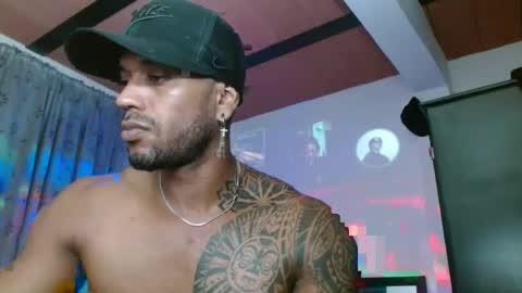 Snapshot of manolofitt chatting on 10.06.25 Manolo online show from 10.06.25