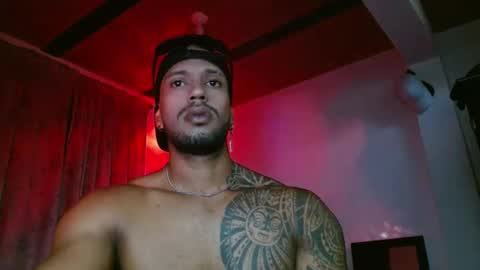 Snapshot of manolofitt chatting on 10.11.25 Manolo online show from 10.11.25