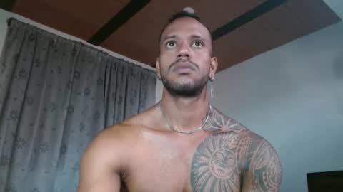 Snapshot of manolofitt chatting on 11.01.25 Manolo online show from 11.01.25