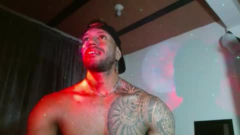 Snapshot of manolofitt chatting on 11.03.25 Manolo online show from 11.03.25