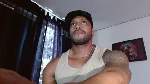 Snapshot of manolofitt chatting on 06.21.26 Manolo online show from 06.21.26