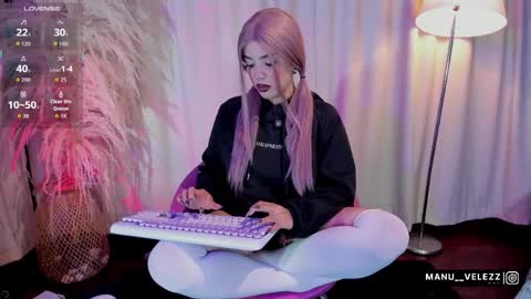 manu  velezz   Help me to get to 100 thumbs ups Tip 25tks  Rate me  online show from 03.31.26