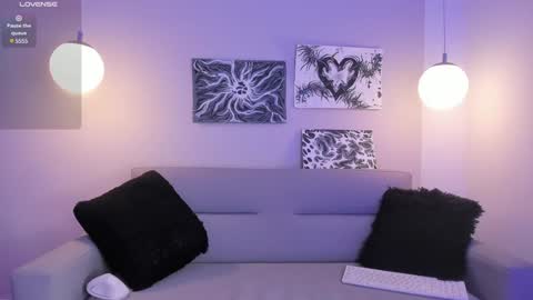 Manu Velez  online show from 12.10.24