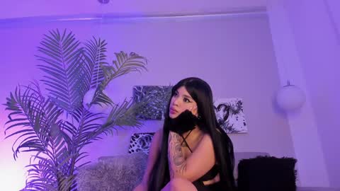 Manu Velez  online show from 12.12.24