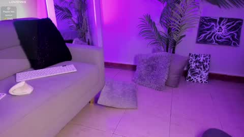 Manu Velez  online show from 12.19.24