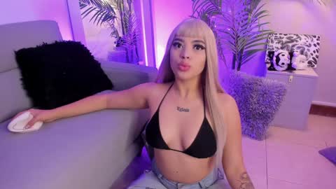 Manu Velez  online show from 12.30.24