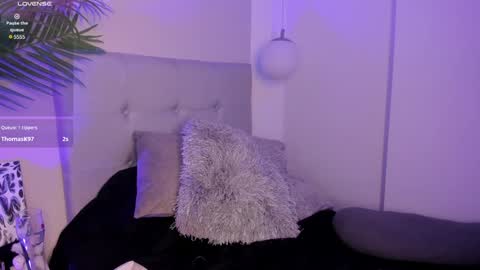 Manu Velez  online show from 01.05.25