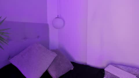 Manu Velez  online show from 01.10.25