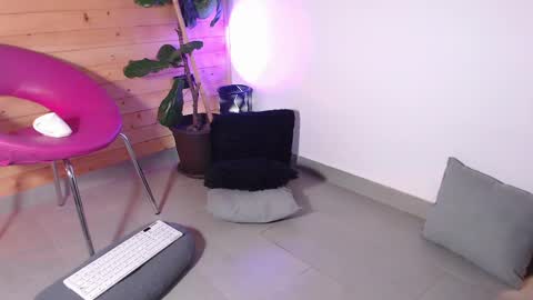 Manu Velez  online show from 02.26.25