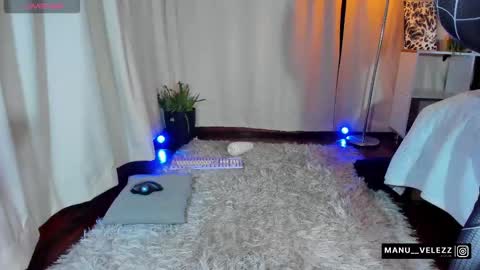 Manu Velez  online show from 10.05.25