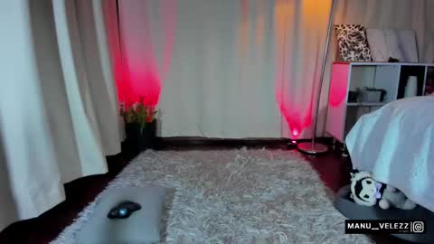 Manu Velez  online show from 10.26.25