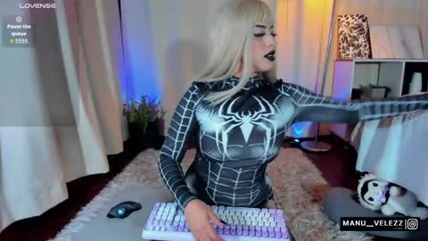 Manu Velez  online show from 10.27.25