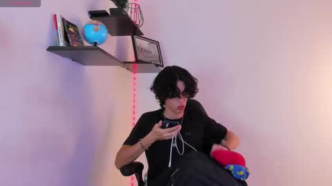 Manuel online show from 10.05.25