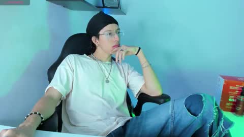 Manuel online show from 11.05.25