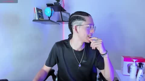 Manuel online show from 11.06.25