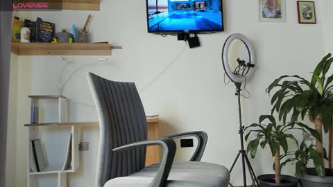 manucute 23  online show from 10.20.25