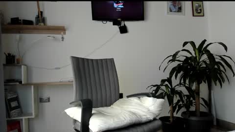 manucute 23  online show from 02.19.26