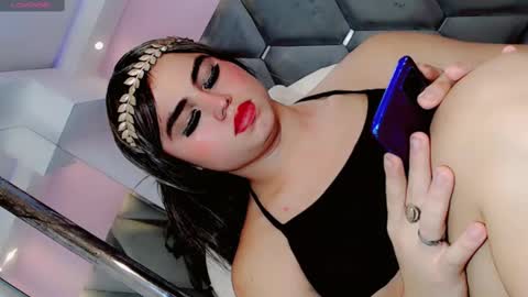 Manuela Kingsley online show from 02.01.25