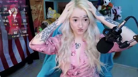 Manuela online show from 02.16.25