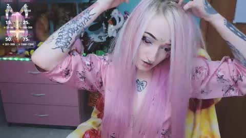 Manuela online show from 10.16.25