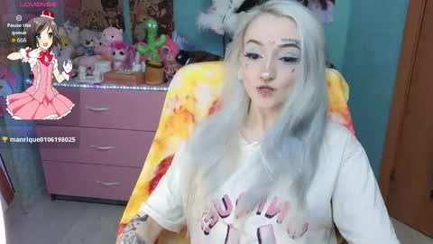 Manuela online show from 04.21.26