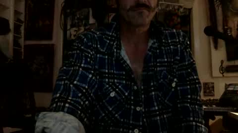 Snapshot of manwith2brains chatting on 09.12.25 manwith2brains online show from 09.12.25