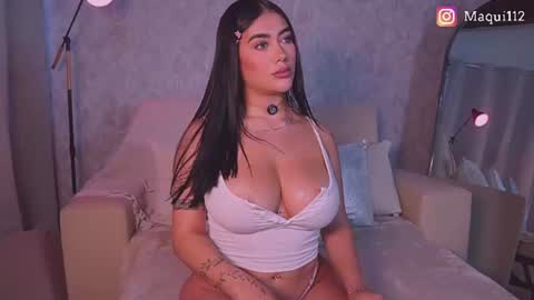 Snapshot of maquiii chatting on 07.16.26 Maquii online show from 07.16.26