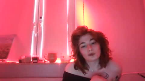 Snapshot of mar_maris chatting on 02.25.26 Mari online show from 02.25.26