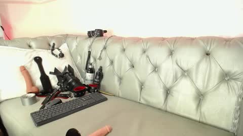 Mara  online show from 04.17.26