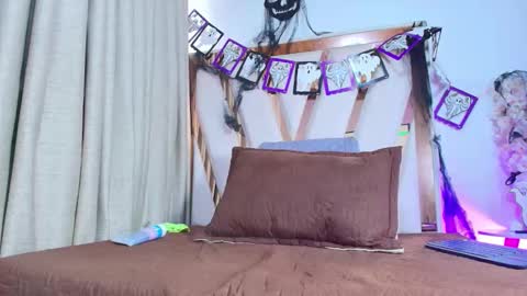 Snapshot of maraa_x chatting on 10.14.25 maraa_x online show from 10.14.25