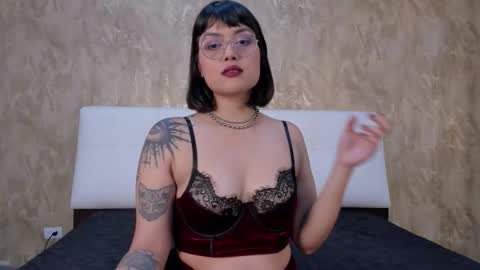 Snapshot of maracrawford chatting on 10.14.25 maracrawford online show from 10.14.25