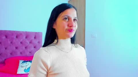 Mara hanson  online show from 10.05.25