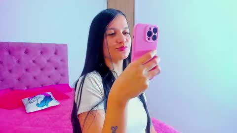 Mara hanson  online show from 10.26.25