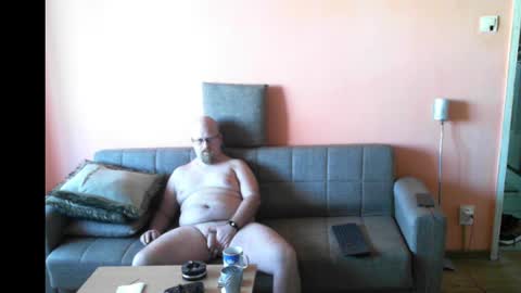 Snapshot of maraoles2 chatting on 01.04.25 Maraoles online show from 01.04.25