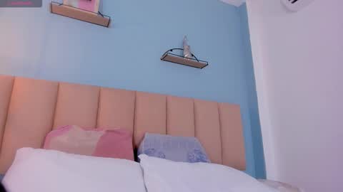 Snapshot of maraowen chatting on 11.06.25 Mara online show from 11.06.25