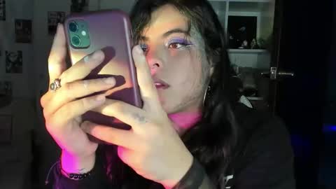 Snapshot of mararoose chatting on 05.27.26 MaraRoose online show from 05.27.26