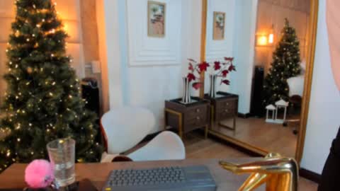 Mara Torres online show from 12.12.24